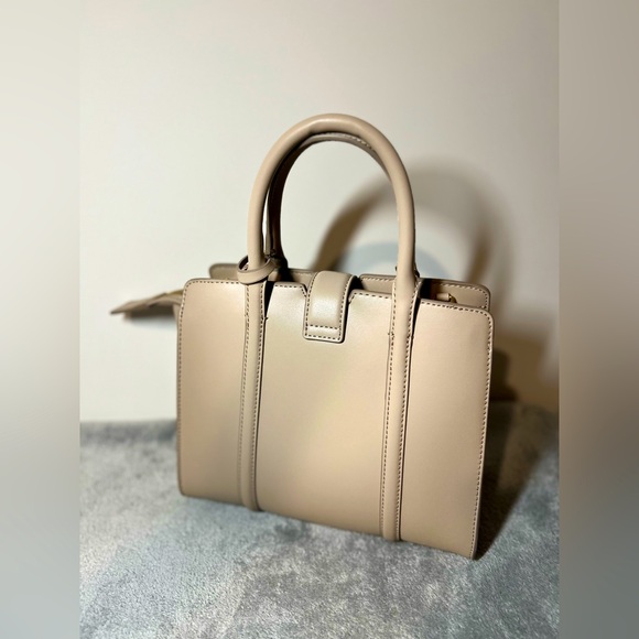 Charles and Keith Large Cesia Metallic Accent Tote Bag - Taupe NWOT - Picture 4 of 12